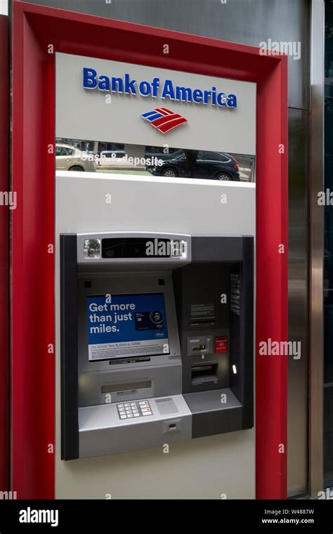 Bank Of America Deposit Atm In Downtown Chicago Il Usa Stock Photo Alamy