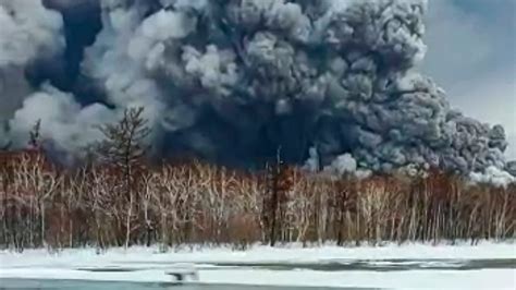 Russia Volcano Eruption Shiveluch Erupts Kamchatka Krai Region
