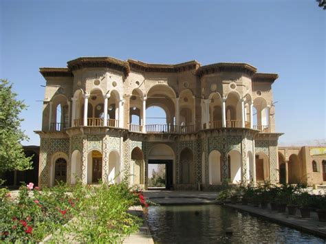 باغ شاهزاده یا باغ شازده یکی از زیباترین باغ‌های تاریخی ایران محسوب می‌شود این باغ مربوط به