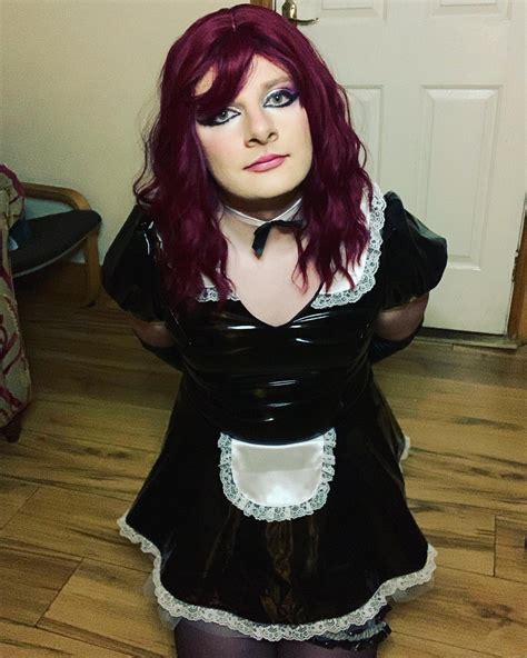 tw pornstars charleylass twitter the best place for a maid is on knees 😈😜 sissy4daddy maid