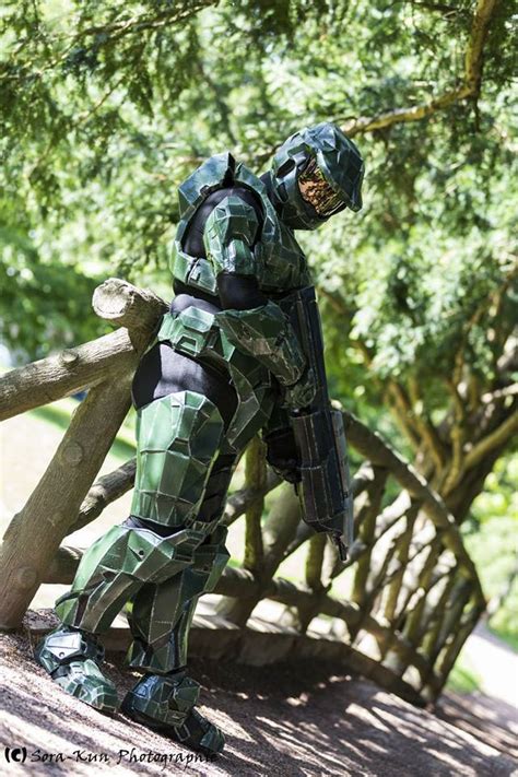 Halos Master Chief Cosplay Needs A Weapon Bell Of Lost Souls
