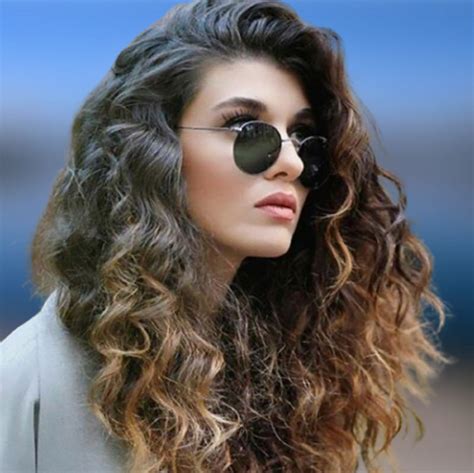 Looking for some hair inspiration? Long-curly-hairstyles-for-women-in-2021-11 - Hair Colors