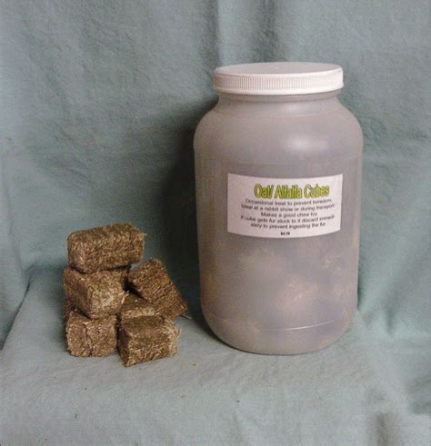 Hay Cubes Oat Alfalfa 1 Gallon Jar