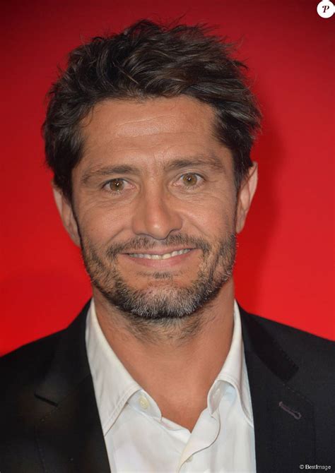 Pur gaucher, bixente lizarazu commence sa carrière professionnelle sur l'aile gauche après avoir effectué sa formation au poste d'attaquant. Bixente Lizarazu - Conférence de rentrée de RTL à Paris ...