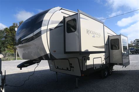 New 2021 Rockwood Signature Ultra Lite 2442bs Overview Berryland