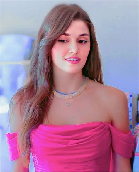 Hande Erçel 💗 In Pink 💗 Beauty Girl Beauty Full Girl Turkish Women Beautiful