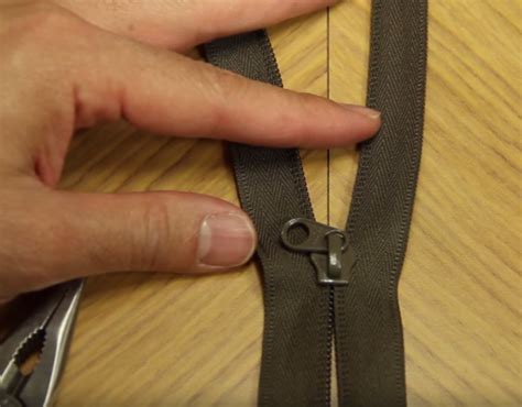 Life Hack How To Fix A Zipper Thats Stopped Closing Bgr