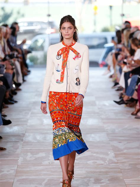 Tory Burch Goes Bicoastal With Preppy Yet Cool Spring 2017 Collection