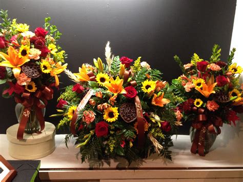 Most people spend around $50 to $80 on funeral flowers. Fall casket spray with matching side arrangements ...