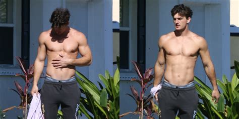 Tyler Cameron Flaunts His Buff Body Shirtless In Miami Shirtless Tyler Cameron Just Jared