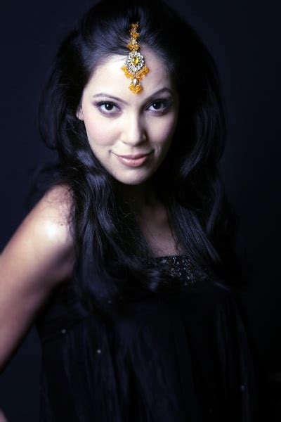 Celebrity Sexy Actress Babita From Tarak Mehta Image