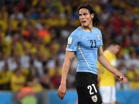 Manchester united striker edinson cavani has been charged with an 'aggravated breach' of the fa's social media rules after sharing a post which contained a controversial term on instagram. Edinson Cavani Absen Bela Timnas Uruguay, Ini Alasannya ...