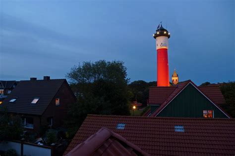 Der Alte Leuchtturm Auf Wangerooge Angestrahlt In Der Abenddämmerung