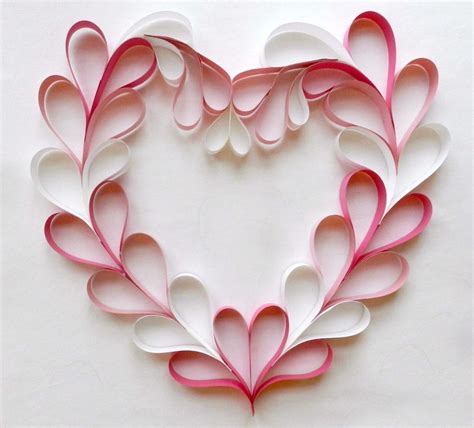 Diy Paper Valentine Wreath A White With Red Flowers And Hearts Hanging