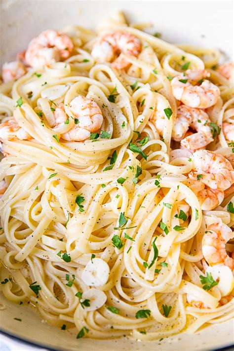 Combine the sauce with pasta and sop up whatever is left at the bottom of your bowl with a hunk of fresh bread. Shrimp Scampi Linguine - Vikalinka