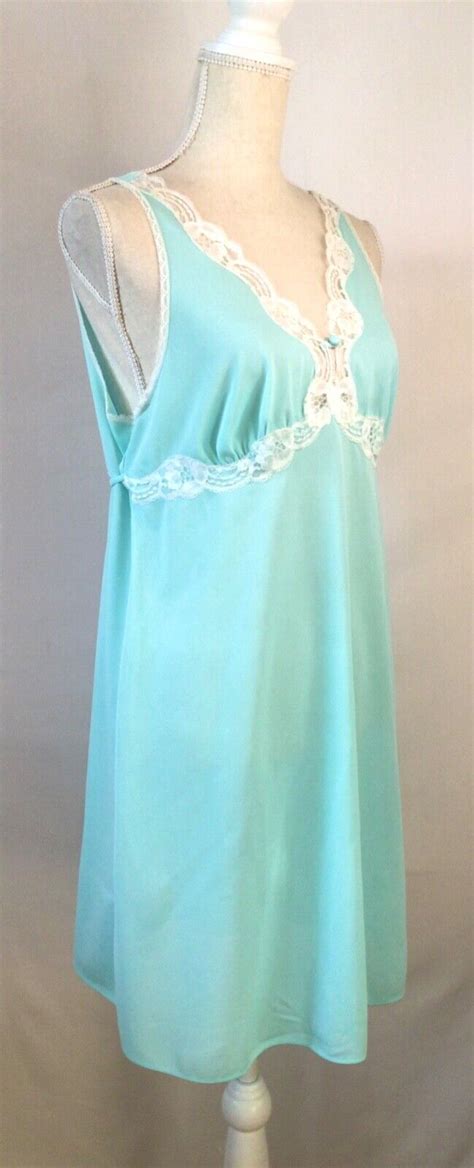 Vintage Val Mode Nightgown Lingerie Gem