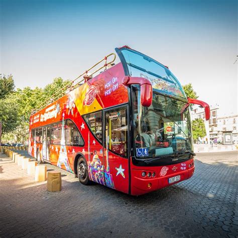 Pass Pour Le Bus Touristique à Arrêts Multiples De Séville Visiter