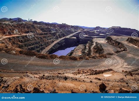 Red River Mines Minas Del Rio Tinto Stock Image Image Of Scenic