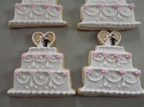 Wedding Cake Bride And Groom Cookies Log House Cookies Wedding Cake Bride Cake Cookies