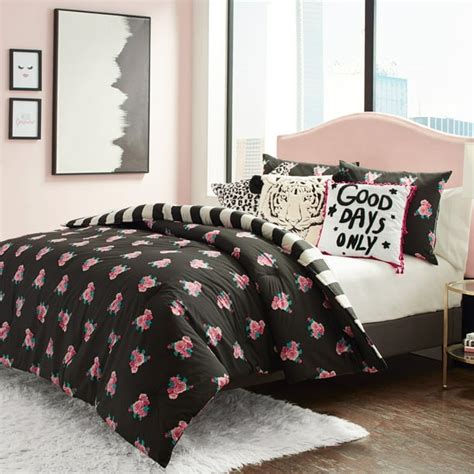 Betsey Johnson Romantic Roses Pink Full Queen Comforter Set
