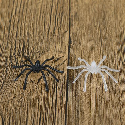 30pcspack Halloween Decorative Spiders Small Plastic Fake Spider Prank
