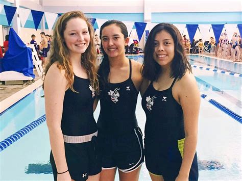 Ahs Swimmers Compete At Regionals