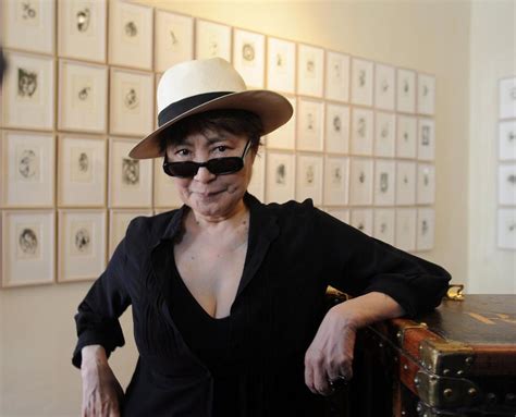 1933 Nace Yoko Ono Influyente Artista Plástica De Origen Japonés El