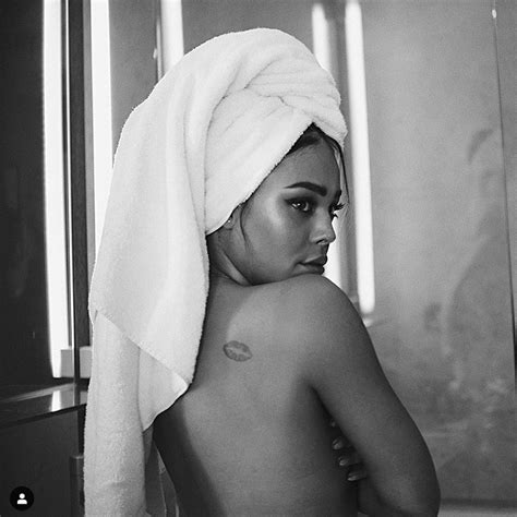 El Topless De Danna Paola En Instagram La Estrella De ”Élite” Mostró Parte De Su Intimidad