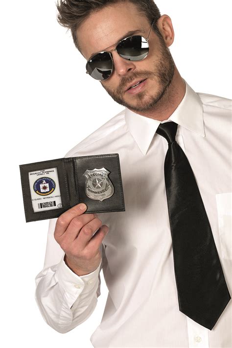 Überraschen sie die person ihrer wahl mit diesem ausweis des federal bureau of investigation (fbi). Polizeimarke im Etui - schwarz - Polizist FBI | Scherzwelt