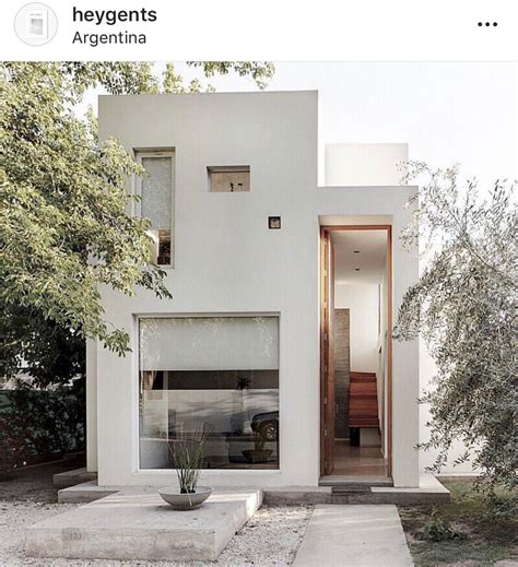 Pin By Mariana Rezende On Architectuur Modern Minimalist House