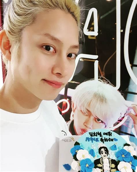 Super Juniors Heechul Celebrates His 15th Anniversary Since Debut With