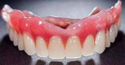 Cómo Funciona El Adhesivo Para Dentaduras Postizas Centauro