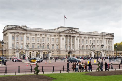 Filebuckingham Palace 01 Wikimedia Commons