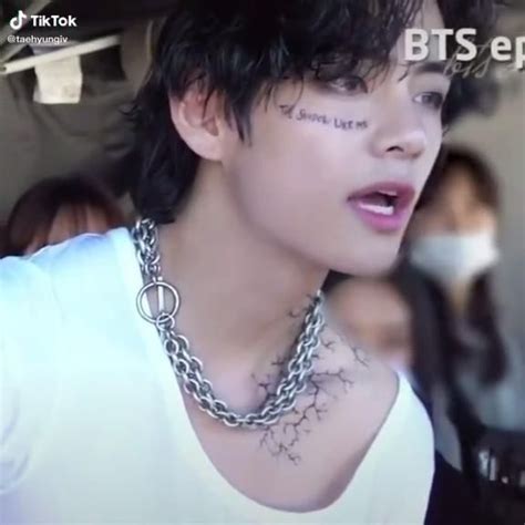That neck tattoo 👀💘 [Video] | Bts taehyung, Kim taehyung funny, Bts v photos