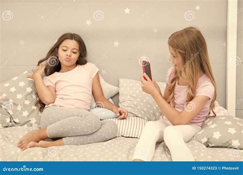 Smartphone Photo Concept Girlish Leisure Pajama Party Girls