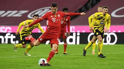 Dortmund, germany (ap) — robert lewandowski scored twice for bayern munich to beat . Bayern München vs. Borussia Dortmund - Voetbal Wedstrijd ...
