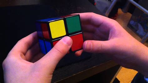 Comment Remettre Un Rubik's Cube 2x2 - Tuto comment faire un rubik´s cube 2x2 - YouTube