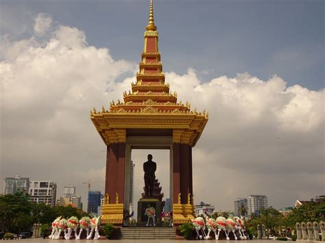 Anda boleh memilih untuk menginap di banglo yang disediakan di sini. Cambodia : Tempat Dan Aktiviti Menarik Di Phnom Penh