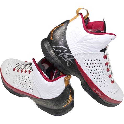 Carmelo kyam anthony is an american professional basketball player for the portland trail blazers of the national basketball association. Carmelo Anthony Signed Right Shoe JORDAN MELO M11 ...