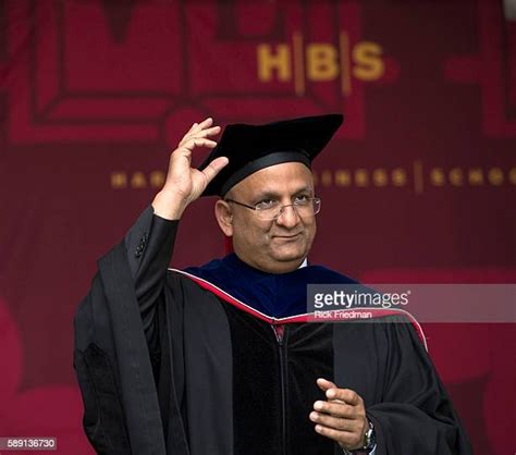 Harvard Business School Graduation Ceremony Photos Et Images De