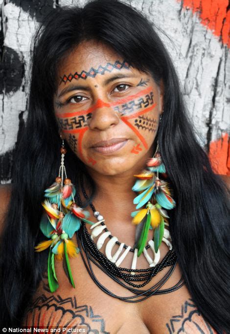 探访巴西亚马逊原始部落 女性赤裸上半身 6 中文国际