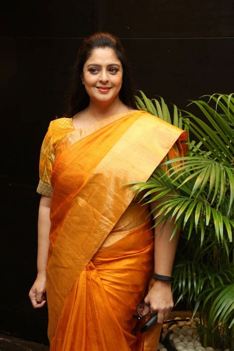 Nagma Photos Latest Hd Images Pictures Stills And Pics Filmibeat