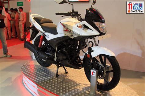 The engine and chassis form the same base platform as the 2020 hero passion pro, with the glamour's engine bored out to 125 cc. New Bike In India - Hero Ignitor 125cc review Photo And ...