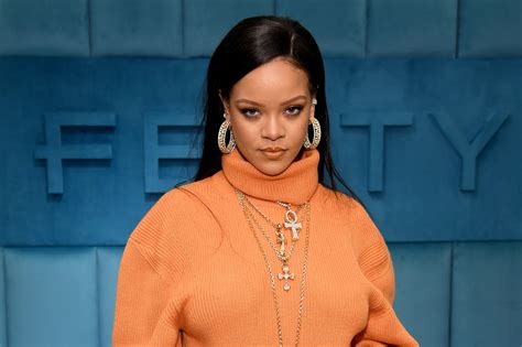 Rihanna And Lvmh Shut Down Fenty Fashion Line