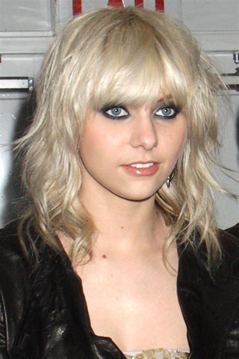 Taylor Momsen Wavy Platinum Blonde Choppy Layers Curved Bangs