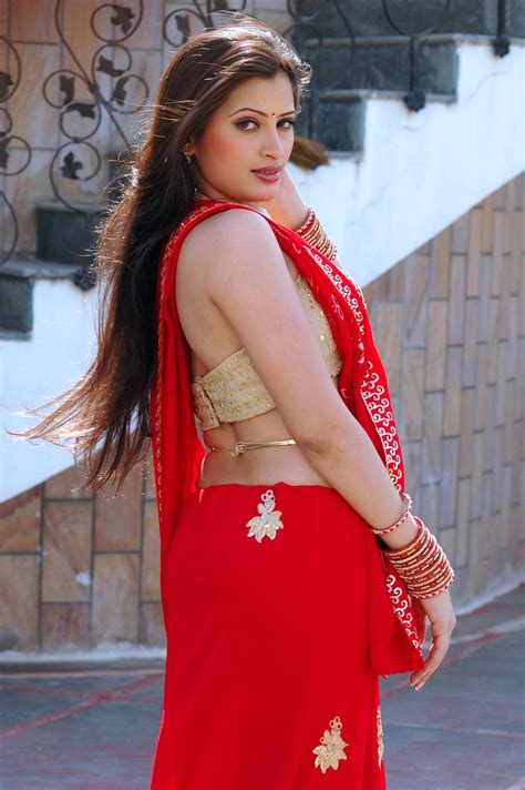 Beauty Galore Hd Navneet Kaur Hot Navel Gold Waist Chain Red Saree Amazing Photos