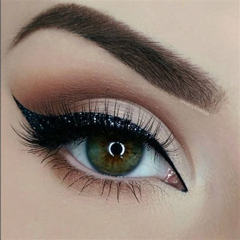 25 Stunning Eye Makeup Ideas Musely