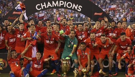 Homenaje selección chilena copa centenario 2016. Chile: las postales de su celebración como campeón de la ...