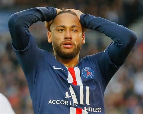 Pochettino confesó que la ausencia de neymar puede ser cubierta por el italiano marco verratti, que avanzaría su posición en el esquema, aunque aseguró que el transalpino arrastra problemas físicos y. Neymar awavimbia PSG, Pochettino kikao kizito na bosi wa ...