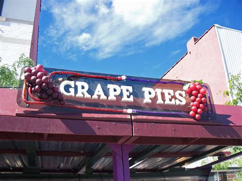 Oh Geneva Geneva Grape Jamboree 34 Grape Pies Sign At Th Flickr